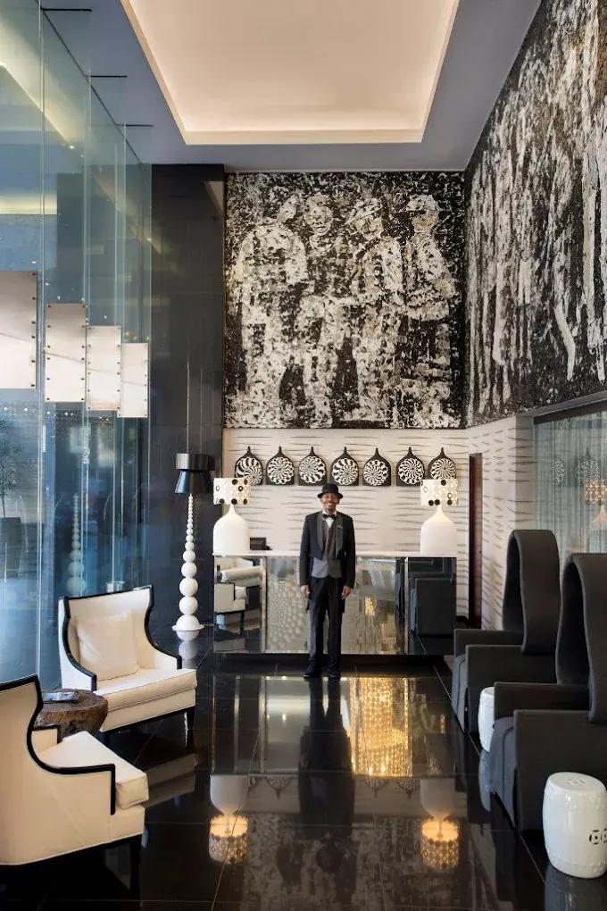 DAVINCI Hotel and Suites