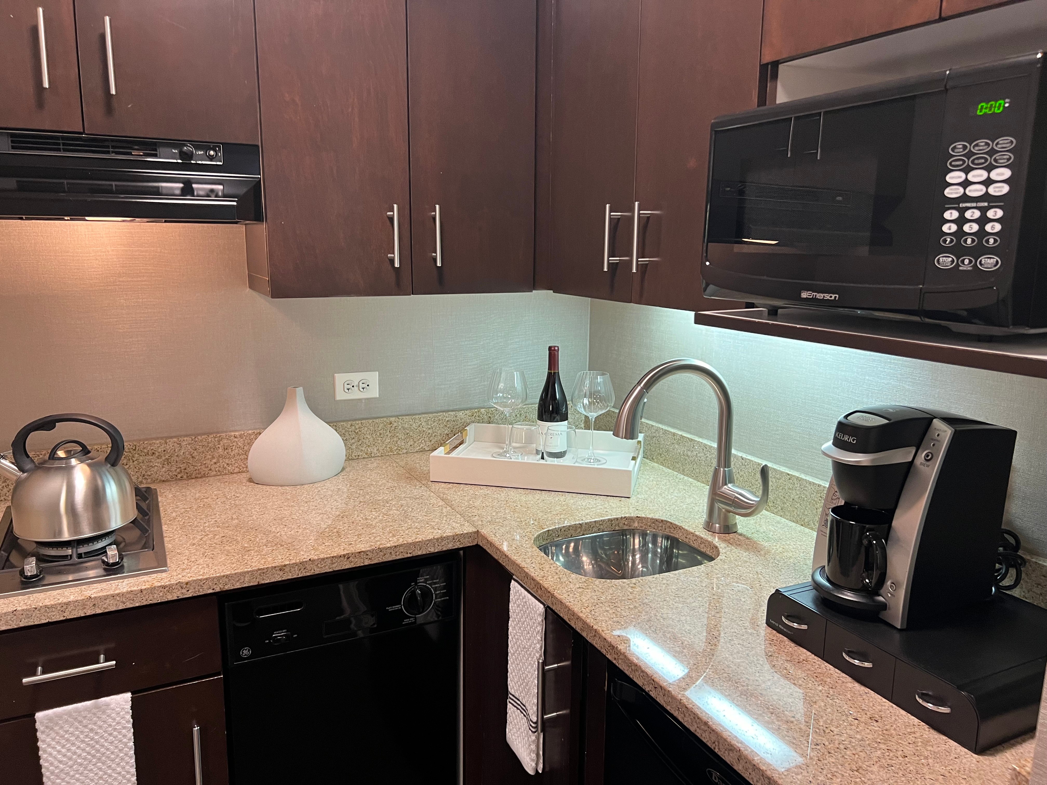 מלון Best Western Plus Hawthorne Terrace